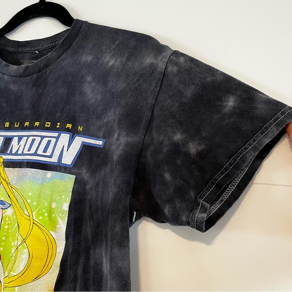 Sailor Moon | Graphic Tee Shirt - Picture 3 of 12